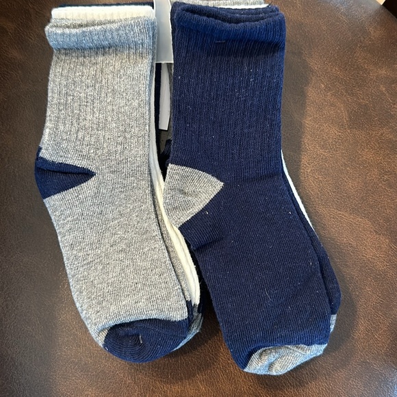 Carter’s NWT 6 pack 1/4 crew socks size 4-7 (fits shoe size 10-13) - Picture 2 of 4